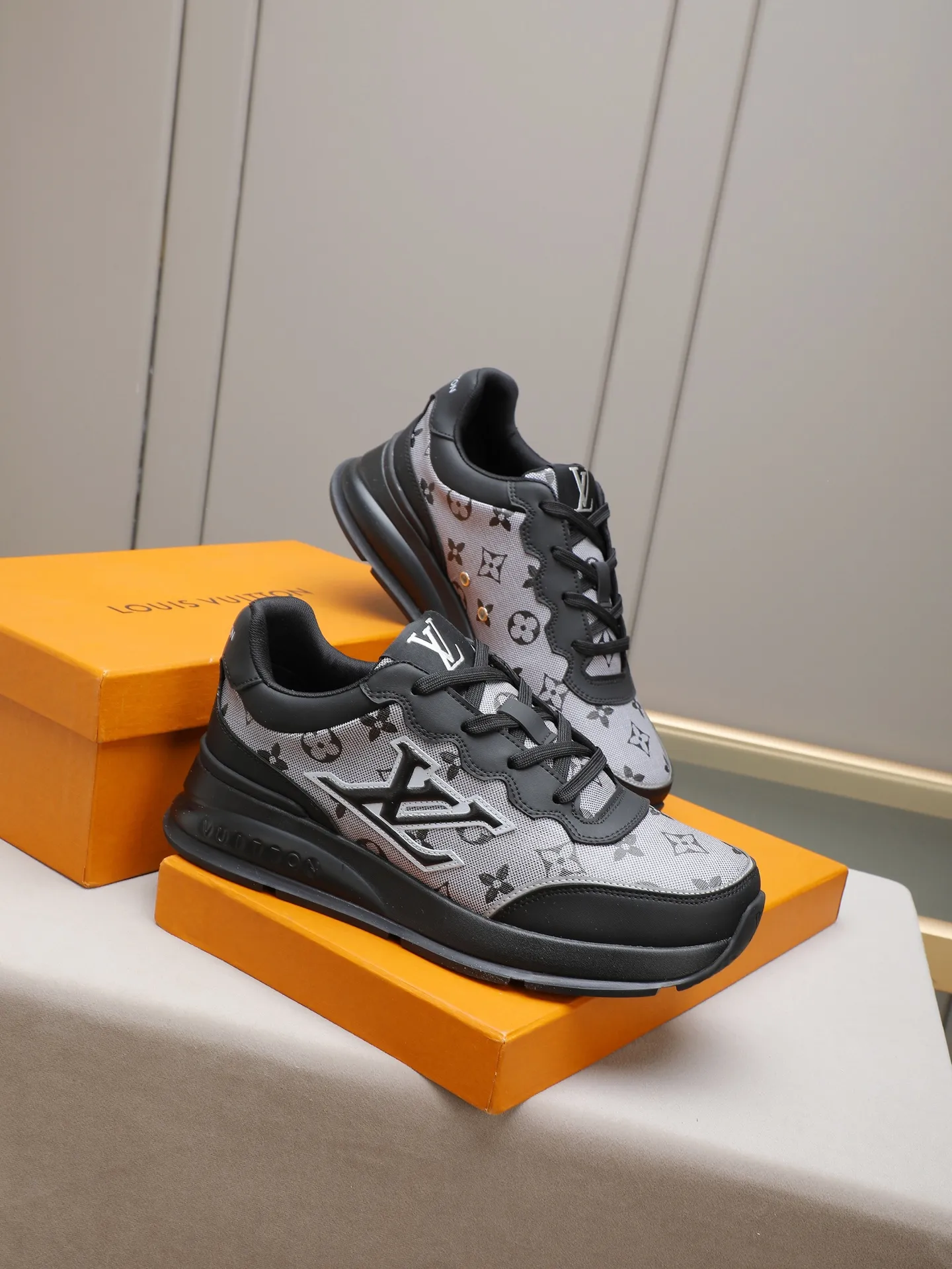 Men's shoes 💰460 Brand: LOUIS VUITTON Louis Vuitton LV Size: 38 39 40 41 42 43 44 (45 customized) Fabric: original cowhide cowhide 🔸Inside of: mesh 🔺Sole: counter foam outsole
